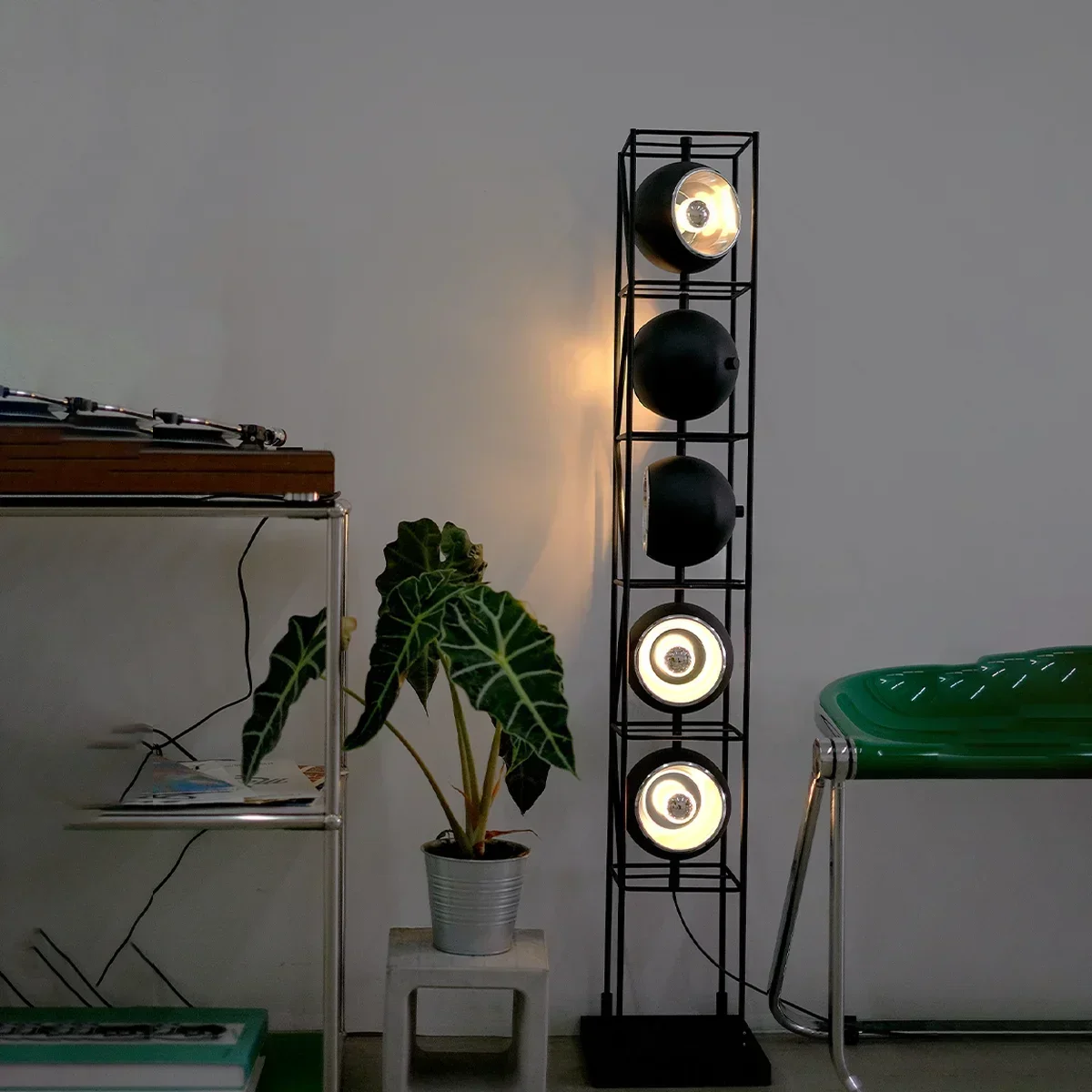 New Creative Bauhaus LED Metal - Floor Lamp Tripod ulasan dan harga